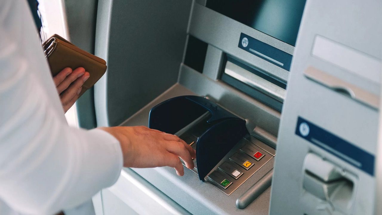 Bankalardan ATM'ler için yeni karar: O miktarın altında para çekemeyebilirsiniz