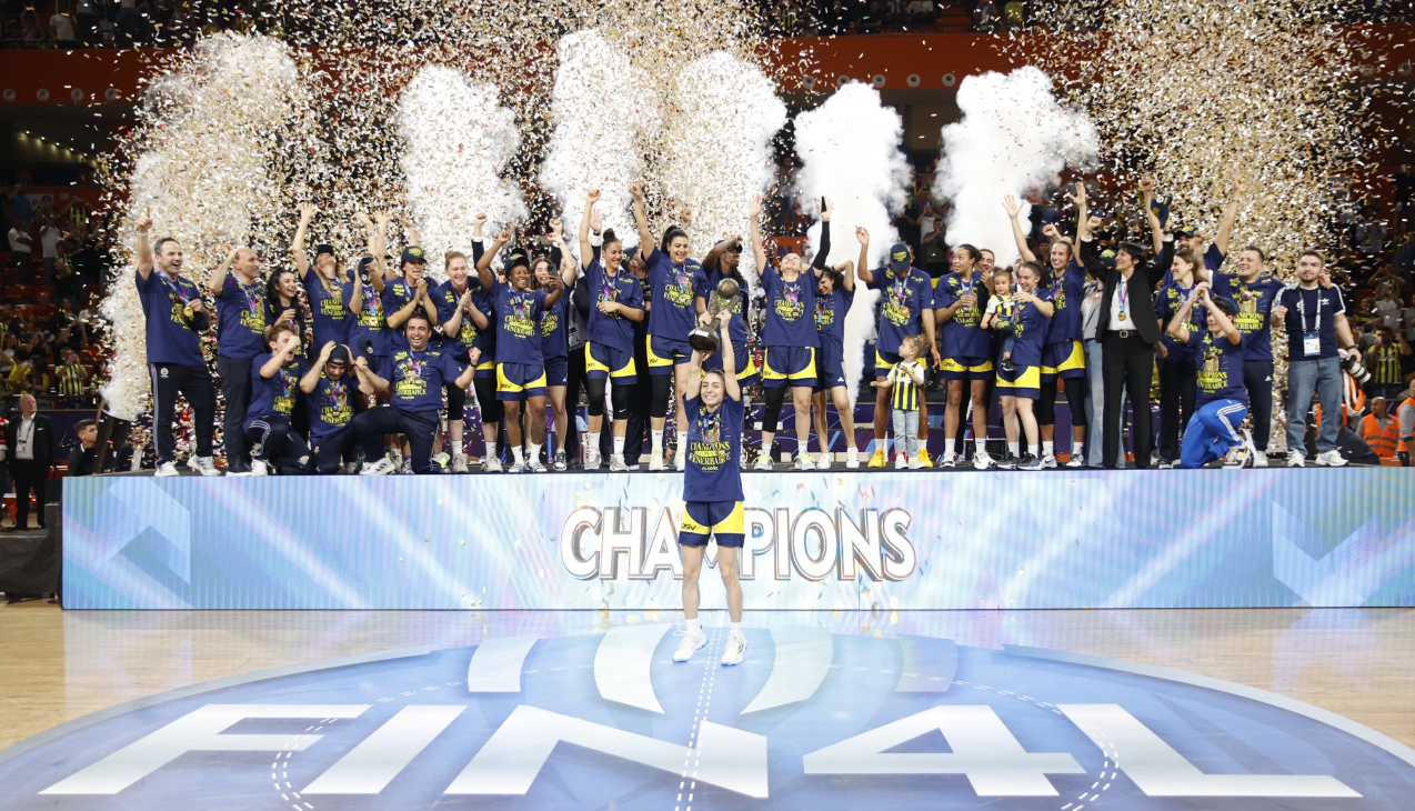 Fenerbahçe üst üste ikinci kez EuroLeague şampiyonu!