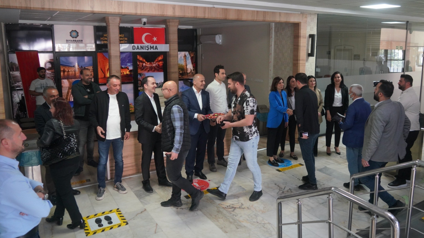 Diyarbakır'da 5 yıl sonra kayyımsız ilk mesai gününde neler yaşandı?