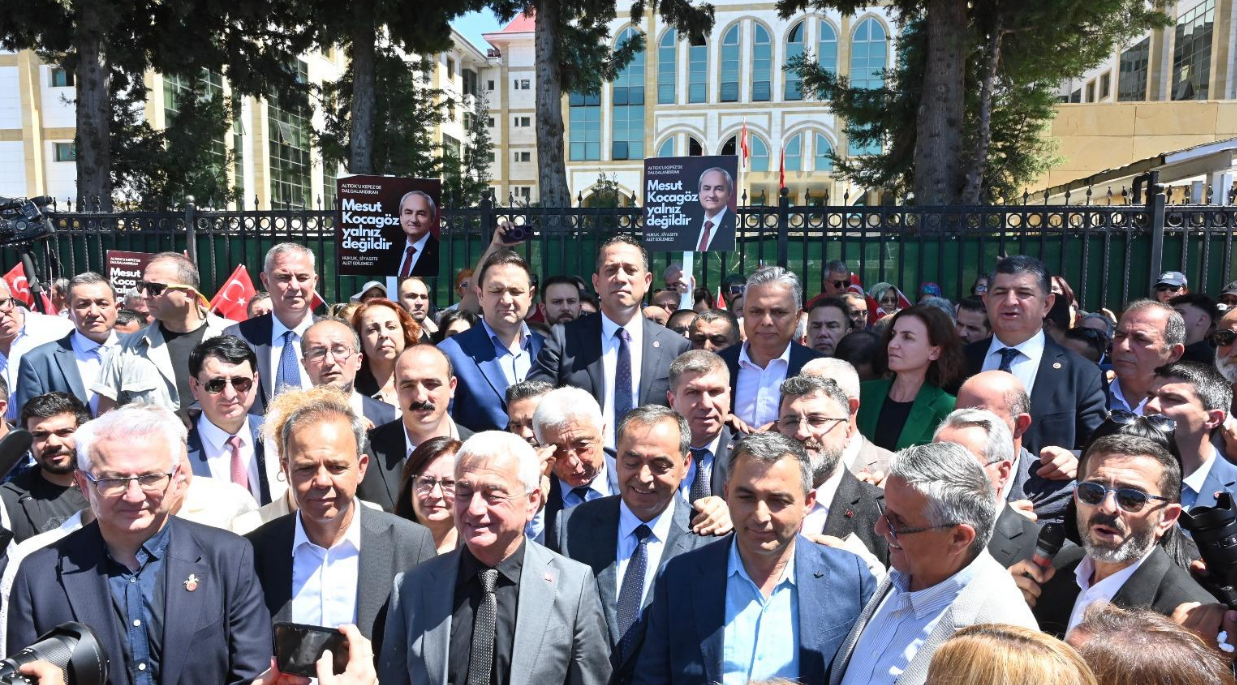 CHP, teleferik tutuklamasına karşı ayakta! Ali Mahir Başarır, adliye önünden hükümete seslendi
