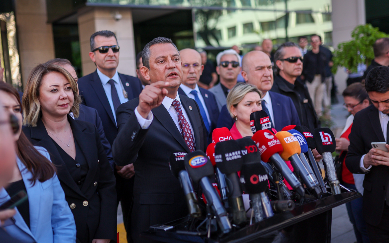Özgür Özel, Hatay için YSK'nın kapısına dayandı! Tam kanunsuzluk başvurusu