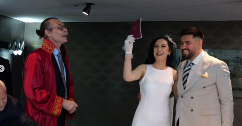 Erdal Beşikçioğlu, belediye başkanı olarak ilk nikahı kıydı