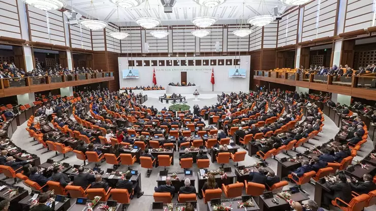 Meclis'te bir anda rahatsızlandı! Bu sözlerle duyurdu