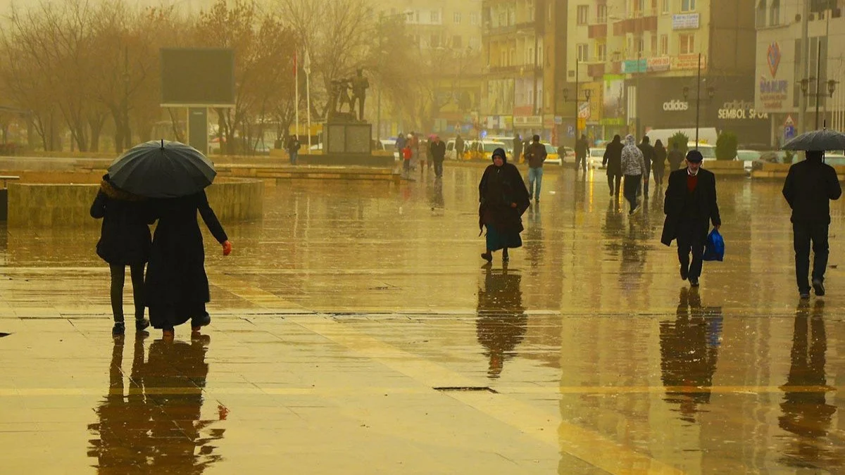 Meteoroloji toz taşınımı uyarısı yaptı! O illerde etkili olacak
