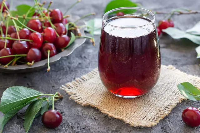 Günde iki bardak içmek felç ve kalp krizi riskini azaltıyor!