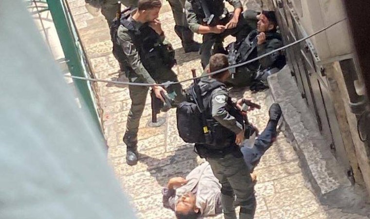Kudüs'te İsrail polisini bıçaklayan Türk vatandaşı öldürüldü! Olay anı kameralarda