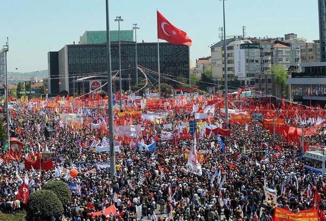 1 Mayıs'ta Taksim yasağı sürüyor! 42 bin polis görevlendirildi
