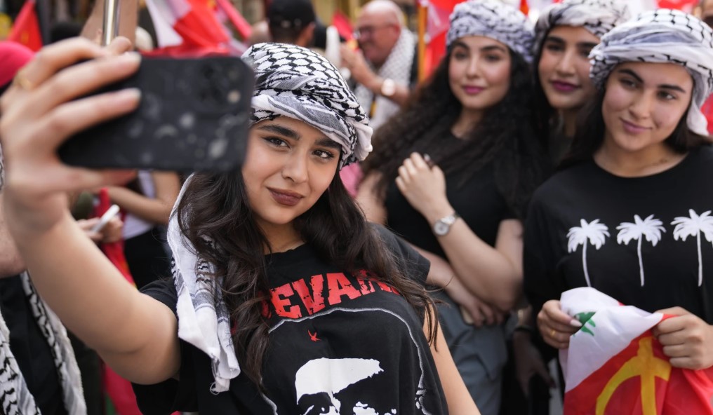 Taksim'de yasak, Dünya'da bayram! İşte yurtdışından 1 Mayıs manzaraları