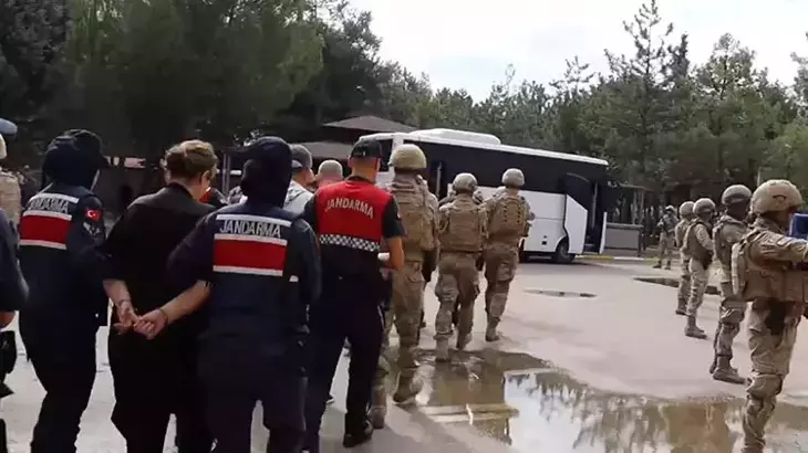 Bursa merkezli 8 ilde “MAHZEN-36” operasyonu! Organize suç örgütü çökertildi