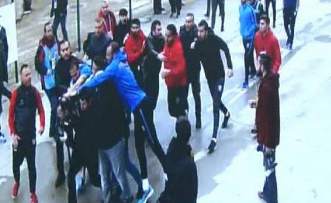 Başakşehirli 4 futbolcuya seyirden men cezası