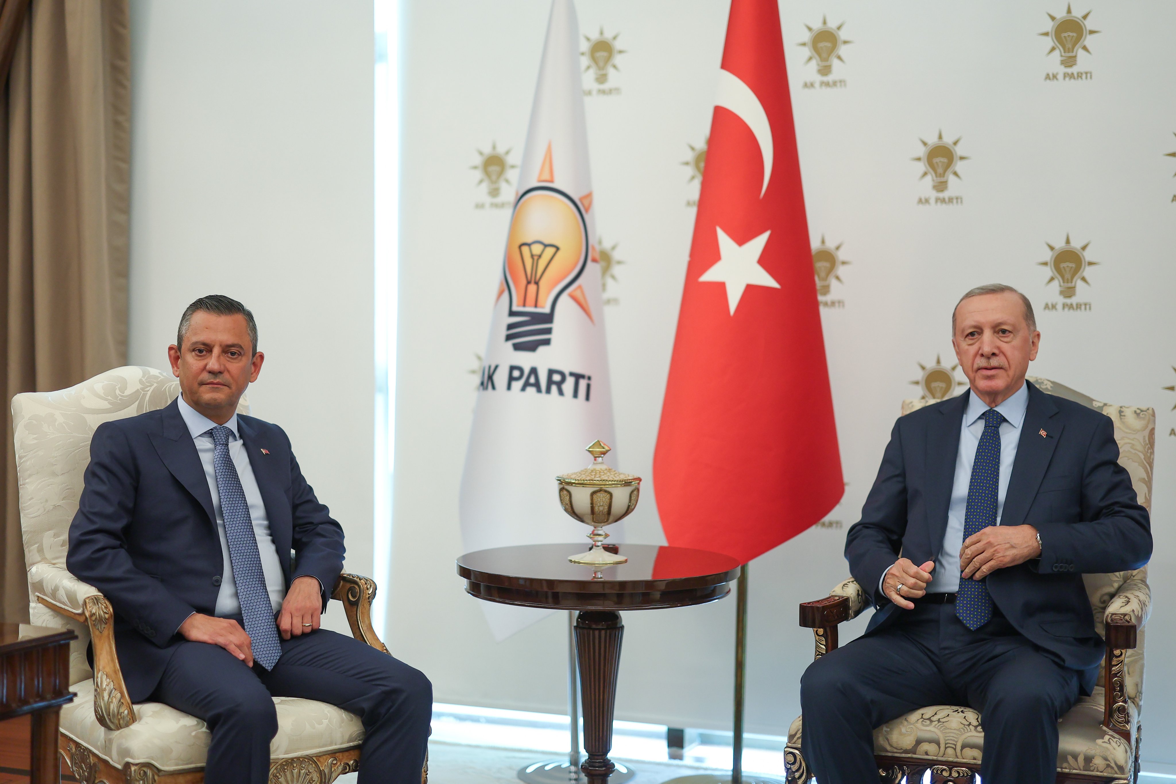 Erdoğan - Özgür Özel görüşmesine neler yaşandı?