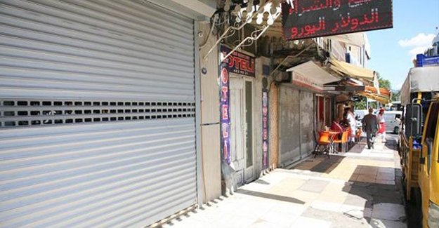 İzmir'de Suriyeliler kepenk indirdi