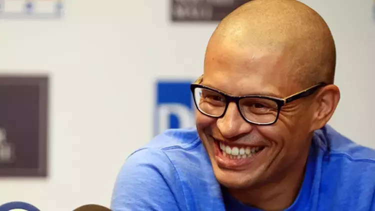 Fenerbahçe'nin efsanesi Alex de Souza artık Türkiye'de!