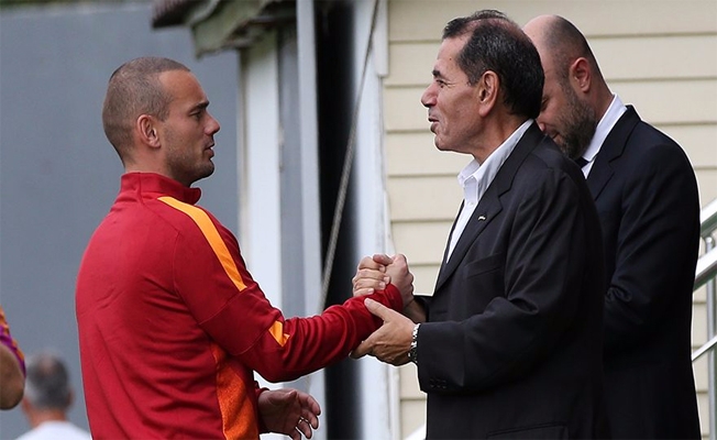 Wesley Sneijder, çileden çıkardı!
