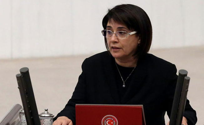 21 yıl hapsi istenen Leyla Zana’ya beraat kararı