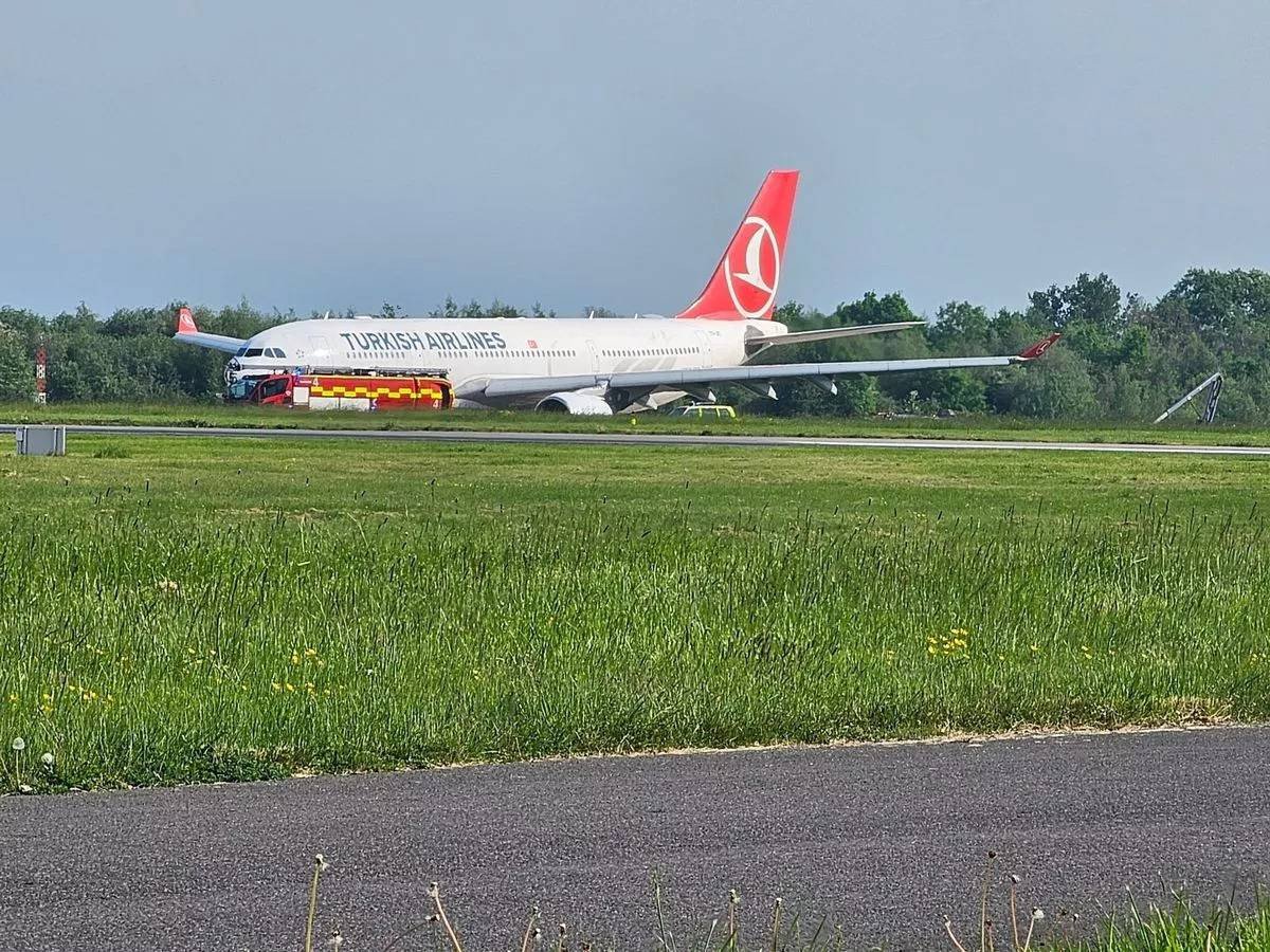 THY uçağı Manchester’a acil iniş yaptı
