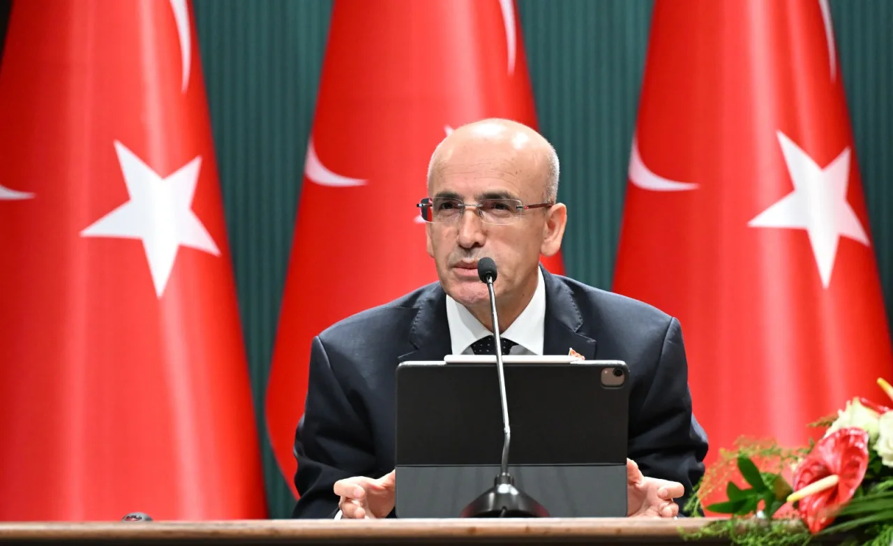 Hazine ve Maliye Bakanı Mehmet Şimşek'ten döviz açıklaması