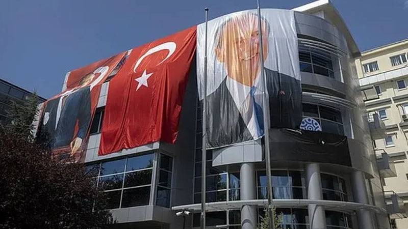 Memleket Partisi küçülüyor! Genel merkez binasının kapısına kilit vuruldu