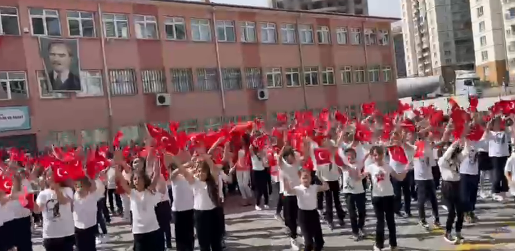 Ankara Mamak Ergenekon öğrencilerinin 19 Mayıs coşkusu!