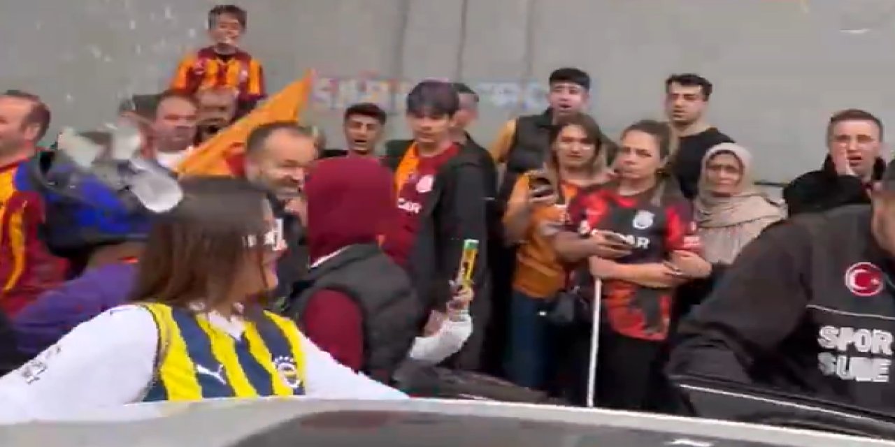 Galatasaray taraftarı Fenerbahçeli kadına saldırdı! Derbi öncesi çirkin görüntüler