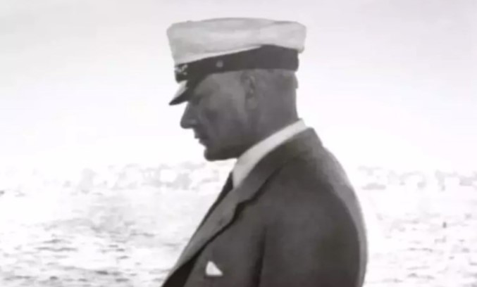 Atatürk paylaşımı yapan futbolcu kadro dışı kaldı!