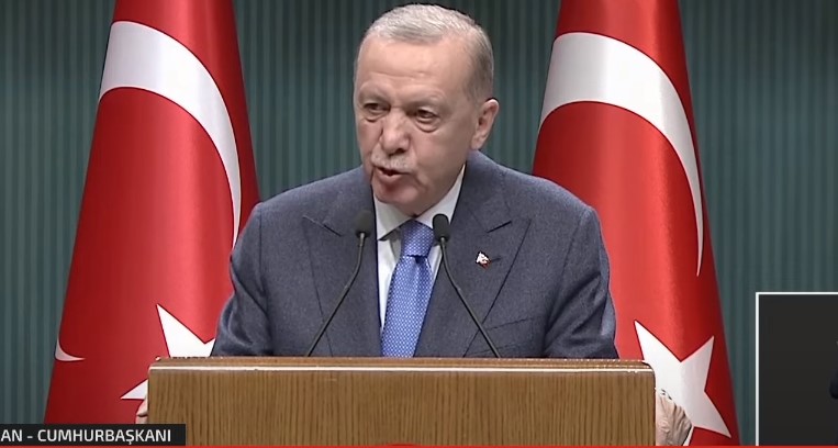 Cumhurbaşkanı Erdoğan'dan kabine toplantısı sonrası 'yeni anayasa' mesajı: "Mevcut anayasanın yeni Türkiye'yi taşıması mümkün değildir"