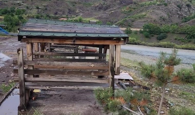 Yeniden Refah'tan ilginç icraat! "Örf ve adetlere uygun olmadığı" için kaldırıldı