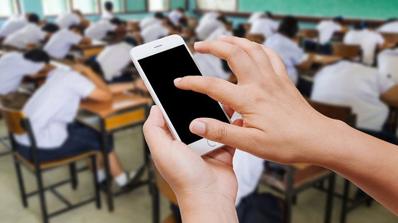 16 yaş altına telefon yasaklanıyor