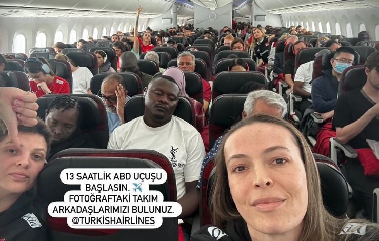 Filenin Sultanları'na büyük ayıp! Eda Erdem ve Ebrar Karakurt paylaştı: "Fotoğraftaki takım arkadaşlarımızı bulunuz"