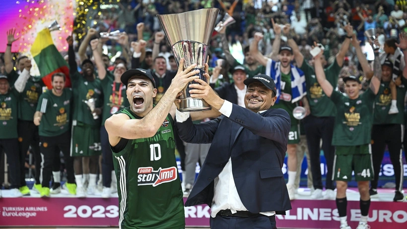 Ergin Ataman Panathinaikos'u şampiyon yaptı