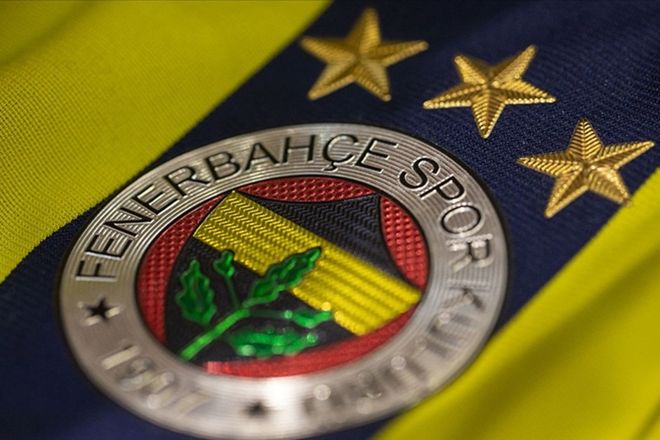 Fenerbahçe'nin yıldızı futbolu bıraktı!