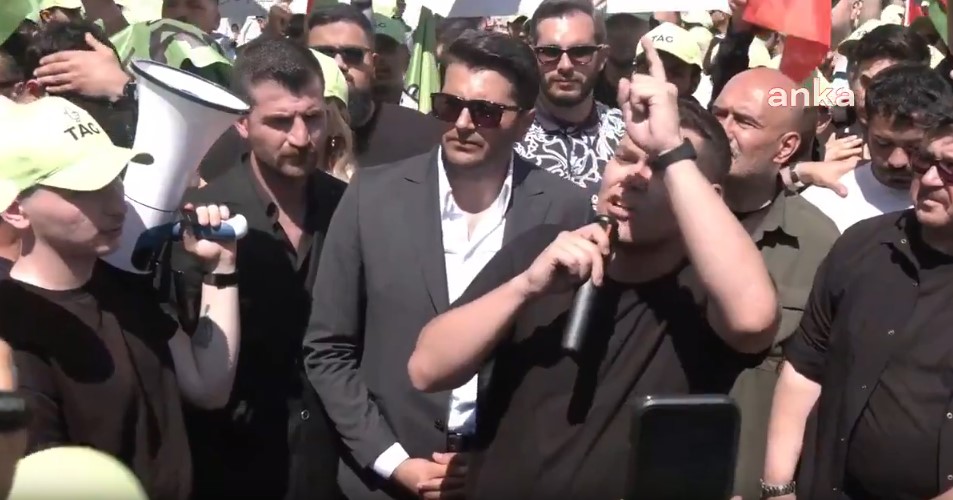 Martıcılar, taksicilerle karşı karşıya! UKOME önünde protesto: "Eyüp pabucu yarım, çık dışarıya oynayalım"