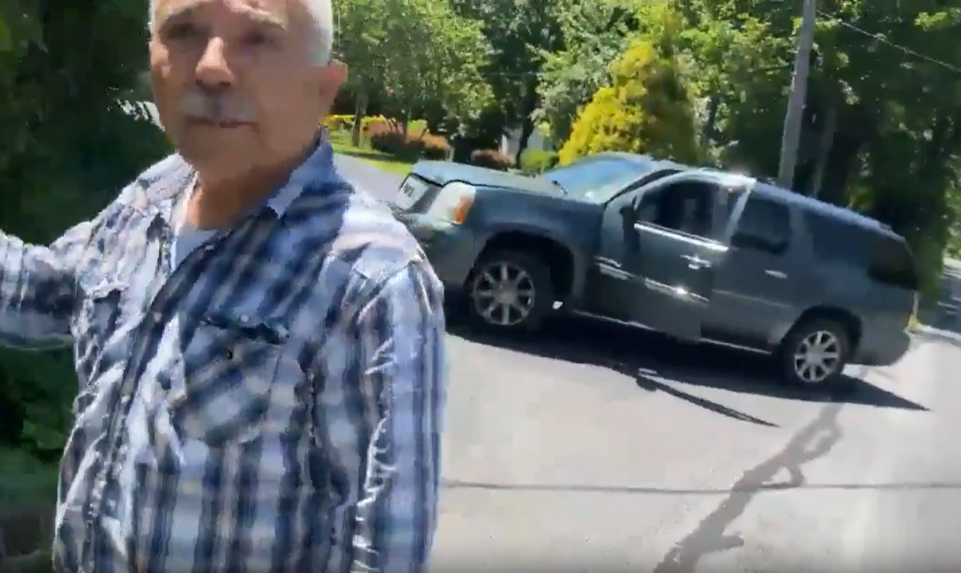 FETÖ'cüler canlı yayında CNN Türk muhabirine saldırdı