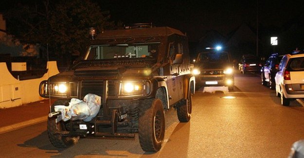 Paris Emniyet müdürü ve eşi öldürüldü