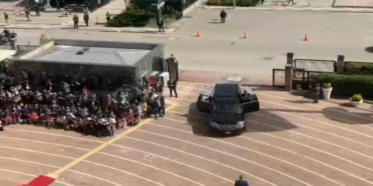 Erdoğan, CHP Genel Merkezi'ne böyle geldi! Konvoydaki araç sayısı şaşırttı