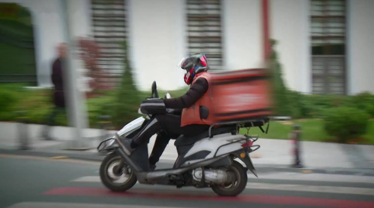 Moto kuryeleri üzecek haber! Vergi alınacak