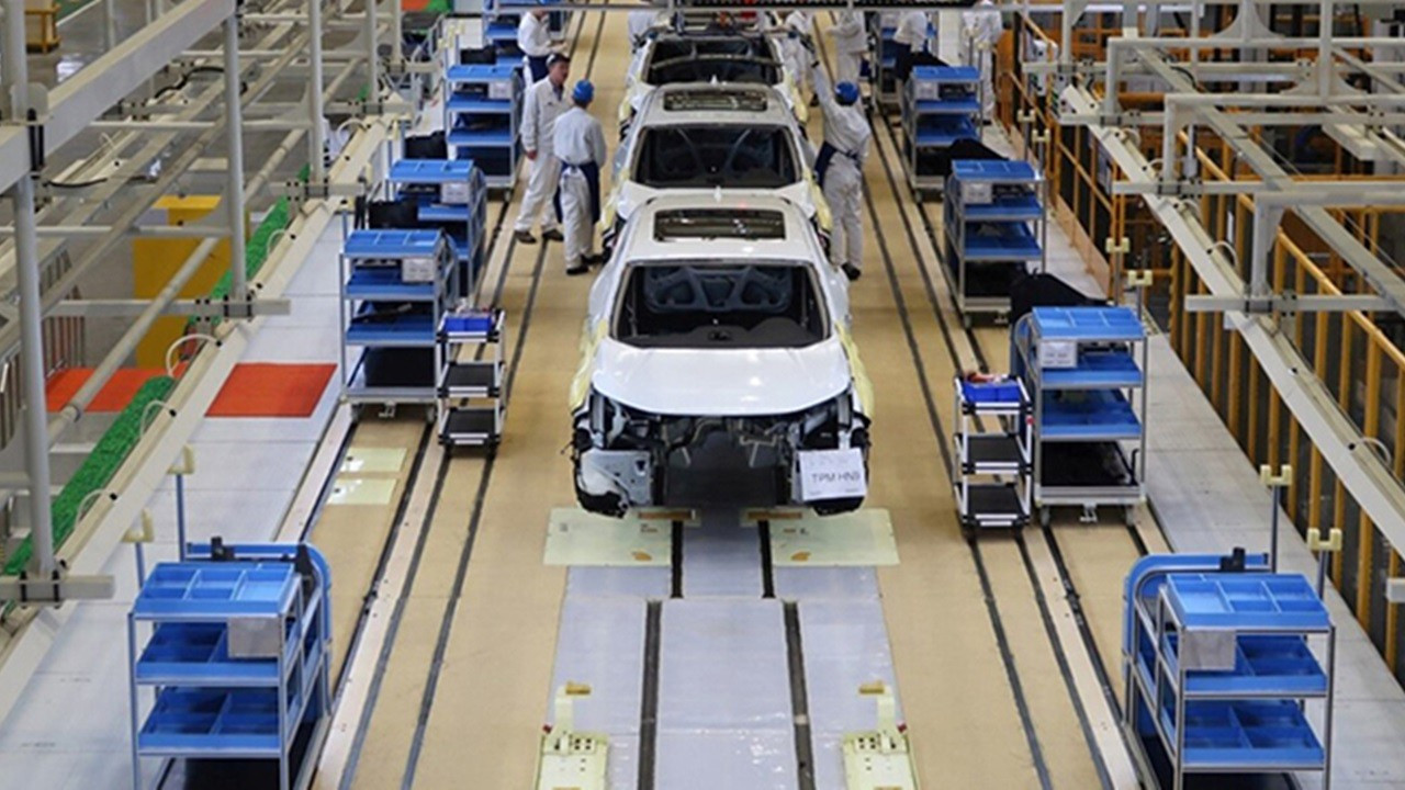 Dünyaca ünlü otomotiv devinin fabrikasına kilit vuruldu! Yüzlerce çalışan işsiz kaldı