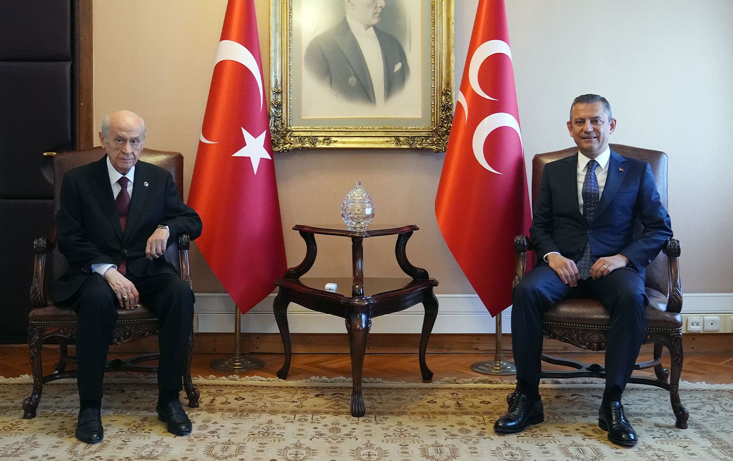 Özgür Özel'den '15 Temmuz' ve 'Sinan Ateş' çıkışı! MHP'nin internet sitesini işaret etti