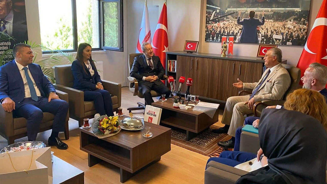 Yeniden Refah Partisi ile MHP heyetinin bayramlaşmasında ilginç diyalog: Devlet Bey evlenseydi...
