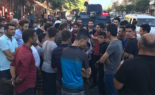 Elektiriği kesilen vatandaşlar DEDAŞ personellerini rehin aldı