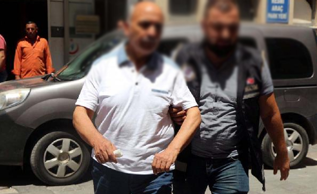 Eski rektör FETÖ'den tutuklandı