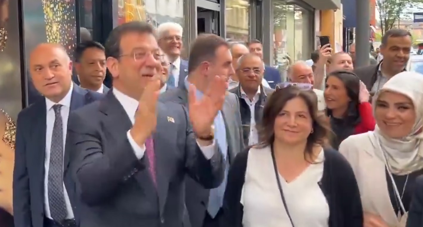 Ekrem İmamoğlu Almanya'da Tarkan gibi karşılandı: "Aaa gerçekten burada mısın?"