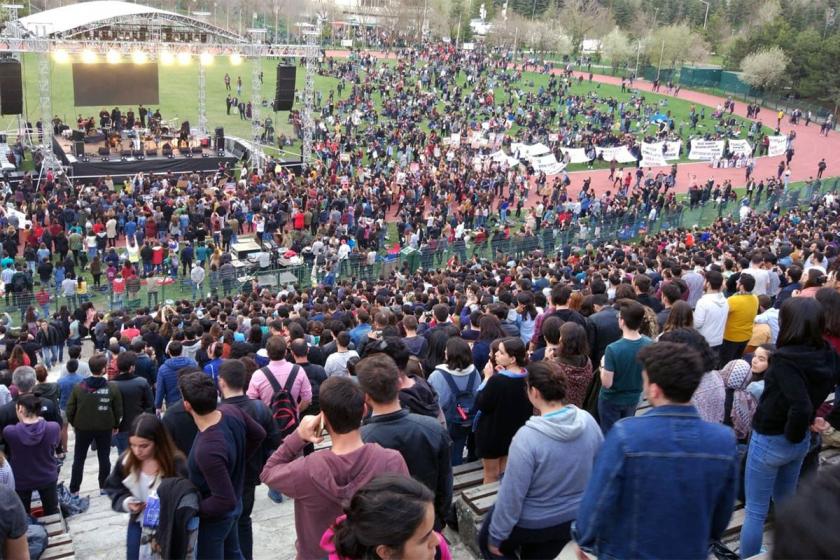 Türkiye'de gençlerin siyasi görüşü ne? Kendilerini en çok böyle tanımlıyorlar