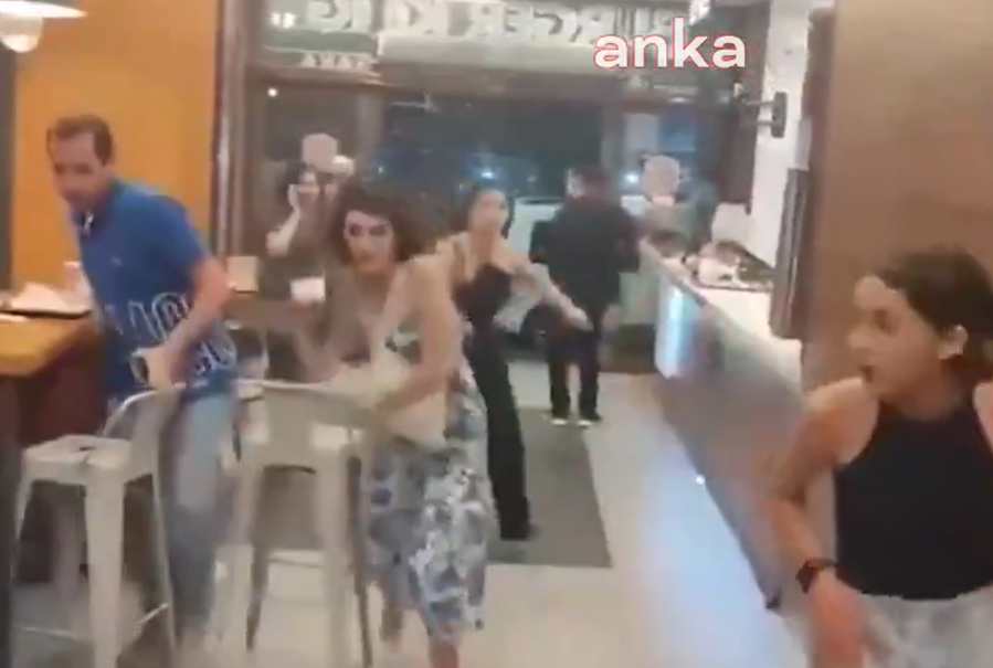 Milletin yaşam alanına saldırmaya devam ediyorlar! Starbucks bitti şimdi de Burger King'i bastılar