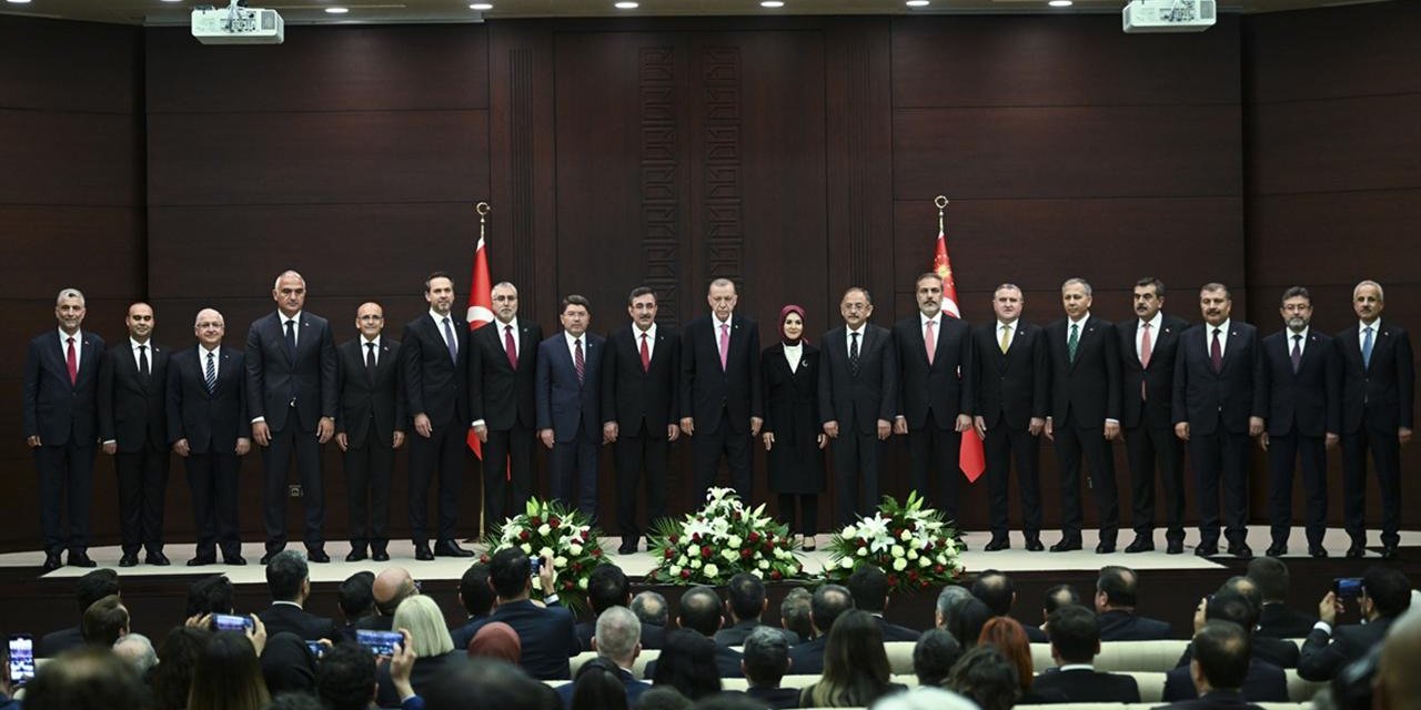 Erdoğan, 4 bakanı görevden alıyor! Fahrettin Koca ve diğer 3 isim kim?