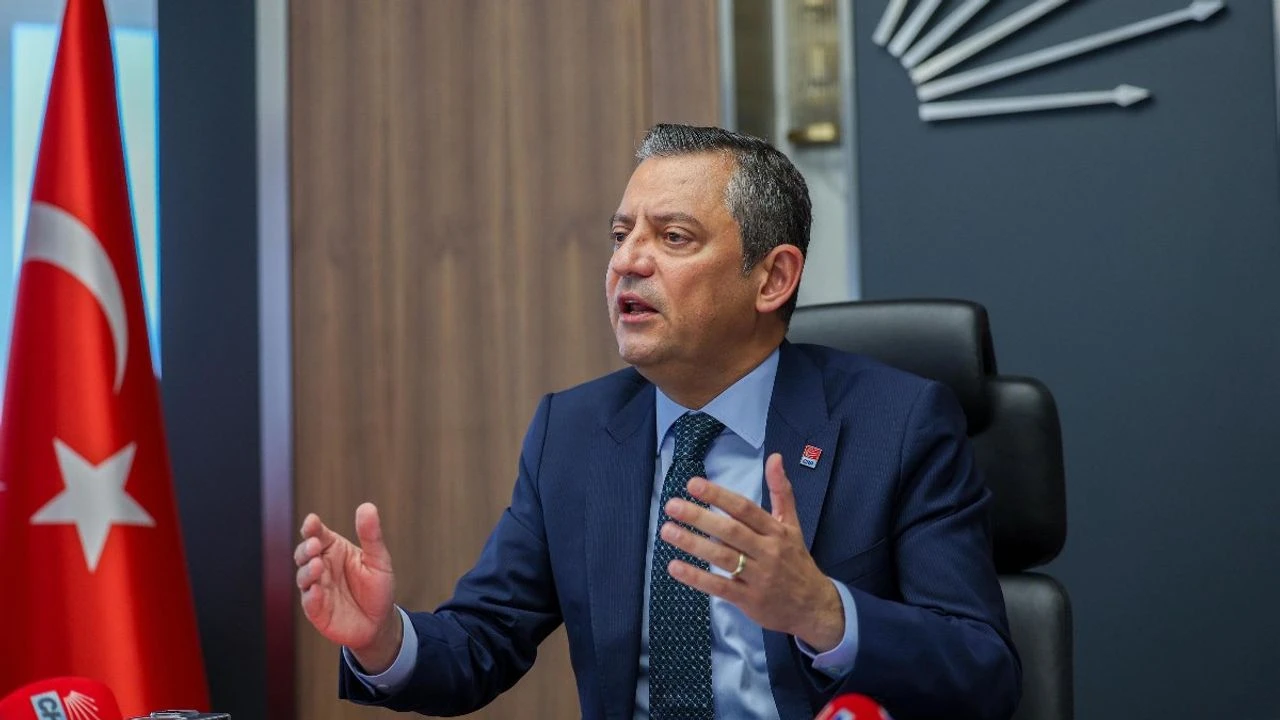 Özgür Özel'den MHP'li iki isme Sinan Ateş davası çağrısı: Gidin aklanın