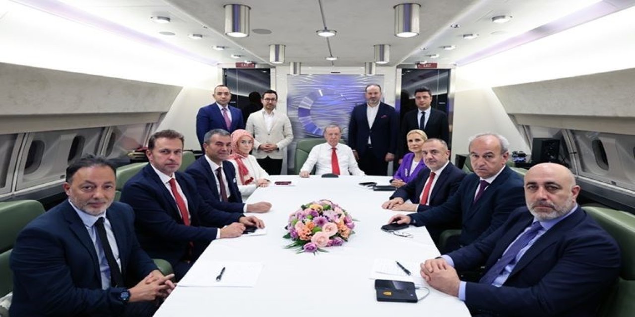 Erdoğan'dan EURO 2024 dönüşü uçakta açıklamalar! Beşar Esad ve Merih Demiral'ın 'Bozkurt' işareti...