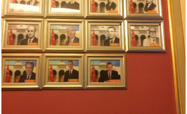 İstanbul Valiliği o valinin fotoğrafını kaldırdı