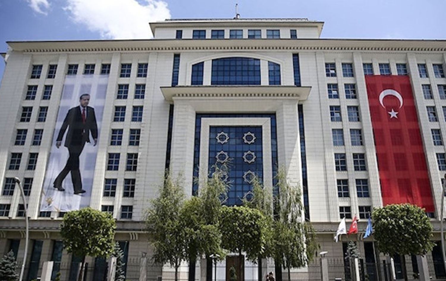 AKP'li isim paniğe kapıldı: "İktidarı kaybedeceğiz! Gün gelecek, reisin oyu da bizleri kurtaramayacak"