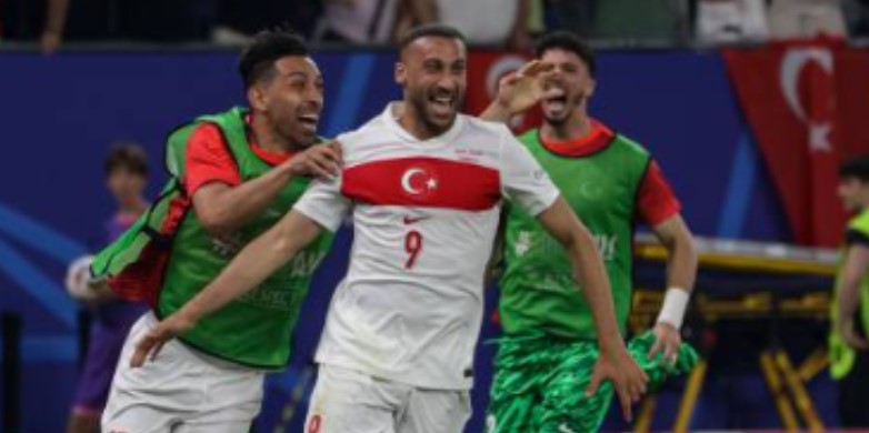 Cenk Tosun, Fener'e geliyor! Acun Ilıcalı devrede